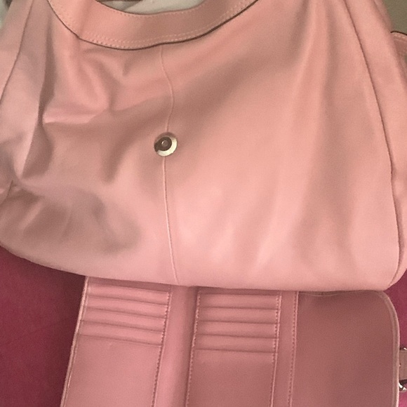 Coach Soho Lynn expandable pink leather bag & wallet. Condition 10/10. - Picture 3 of 10